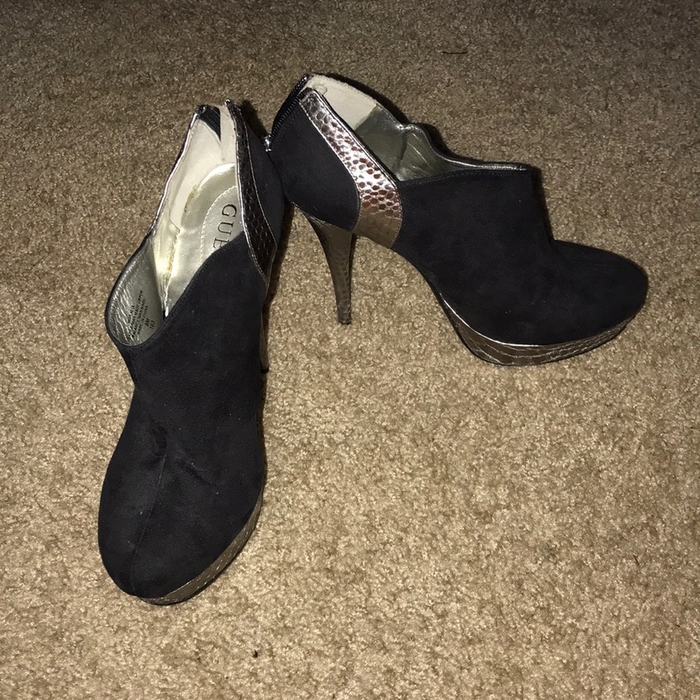 Guess booties!! All black with a hint of silver!